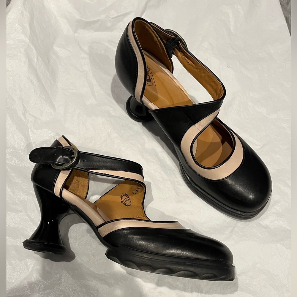Women’s JOHN FLUEVOG Black/Beige Funky Mary Jane Heels Sz 12